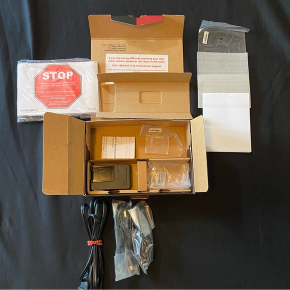 Casio Exilim EX-Z75 Box with Paperwork and Accessories (CAMERA NOT INCLUDED) - Picture 4 of 7